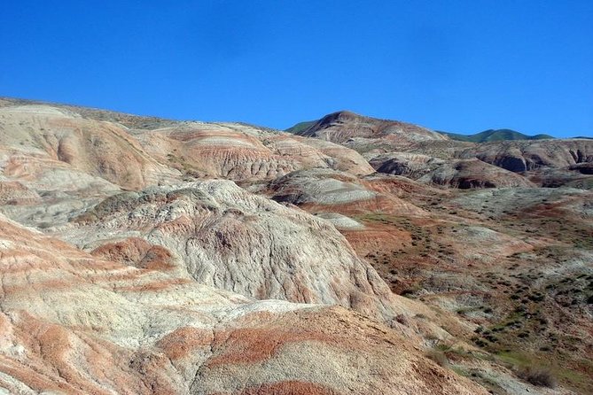3-hour Candy Mountains Small Group Trip - What kind of guiding should you expect?