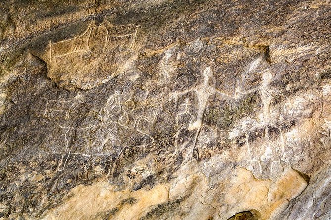 All inclusive! Qobustan, Mud Vulcano, Ateshgah & Yanardag Fire Mountain Tour - Ateshgah Fire Temple and the old fire tradition