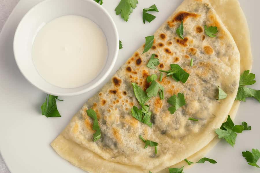 Azerbaijani Cooking Class & Old City Tour & Lunch - Private groups, small groups, and language choices