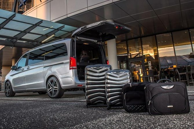 Baku Airport Private Transfer Service - A simple arrival in Baku, from arrivals hall to hotel door
