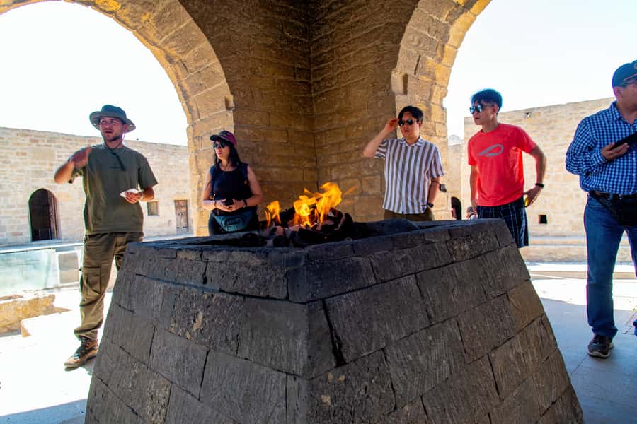 Baku: Atashgah Fire Temple & Burning Mountain Half-Day Tour - Entering the Ateshgah Fire Temple