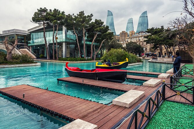 Baku City Sights Guided Night Walking Tour with Funicular - Martyrs’ Lane, the Turkish Cemetery, and the Eternal Fire
