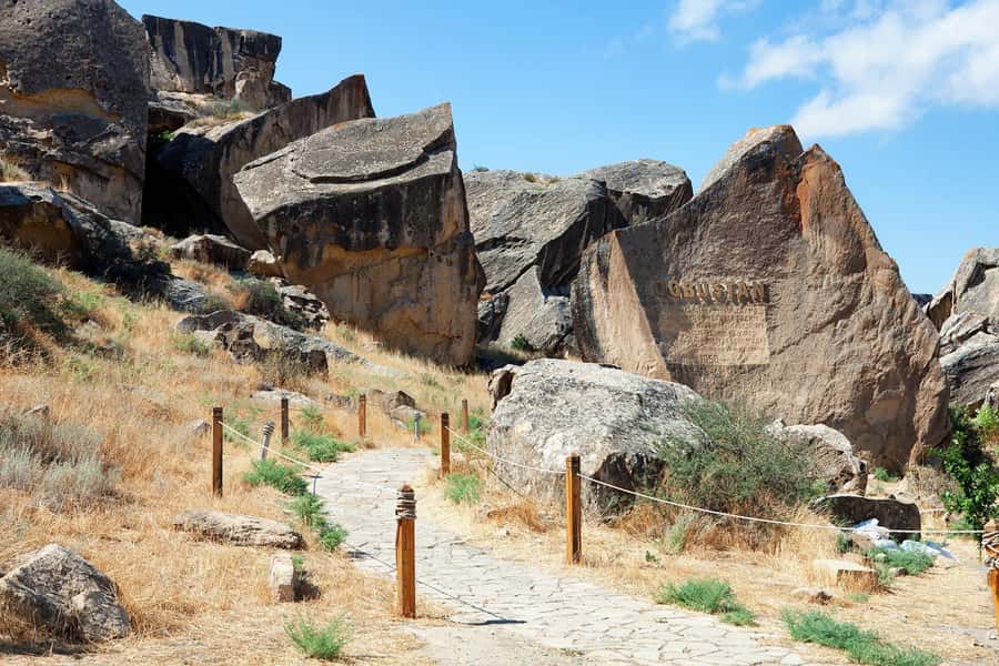 Baku: Gobustan/Absheron guided tour with lunch and tickets - The mud volcanoes and the roughest ride