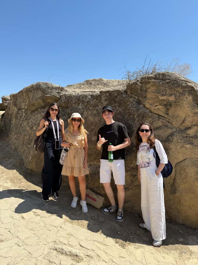 Baku: Gobustan/Absheron guided tour with lunch and tickets - Bibi-Heybat Mosque and the first glimpse beyond town