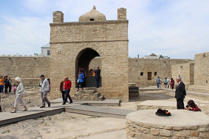 Baku : Gobustan, Absheron Sights Guided Day Trip Lunch included - The Aquatic Palace, oil, and the uncertain city stops