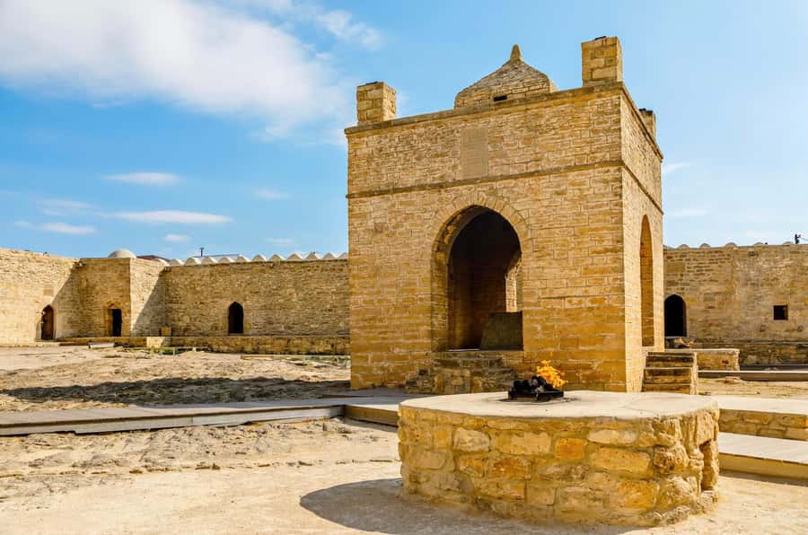 Baku: Gobustan, Mud Volcanoes & Absheron (Group or Private) - Lunch in Baku, with food costs extra