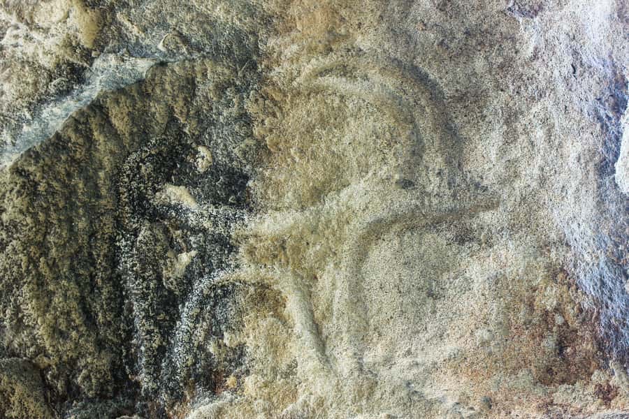 Baku: Gobustan, Mud Volcanoes, Ateshgah, and Yanardag Tour - Ateshgah Fire Temple and the old fire faiths