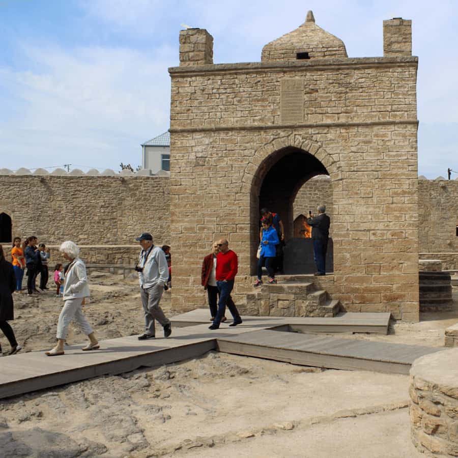 Baku: Gobustan, Mud Volcanoes, Fire Temple, & Yanar Dag Tour - Key points before you book