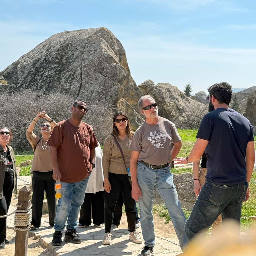 Baku: Gobustan, Mud Volcanoes, Fire Temple, & Yanar Dag Tour - Why this Baku day trip is worth considering
