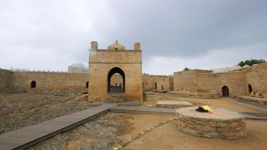 Baku:Gobustan Mud Volcanoes Temple & Entry tickets included - The mud volcanoes require a rougher ride
