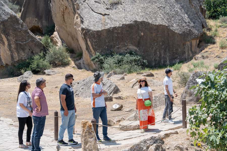 Baku: Gobustan National Reserve Guided Trip - Private - What the guide adds to the day