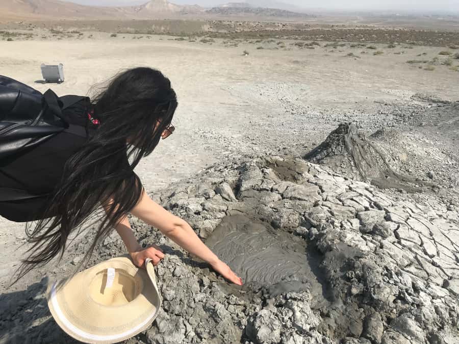 Baku: Gobustan, Volcanoes, Fire Temple and Yanardag Day Trip - FAQ