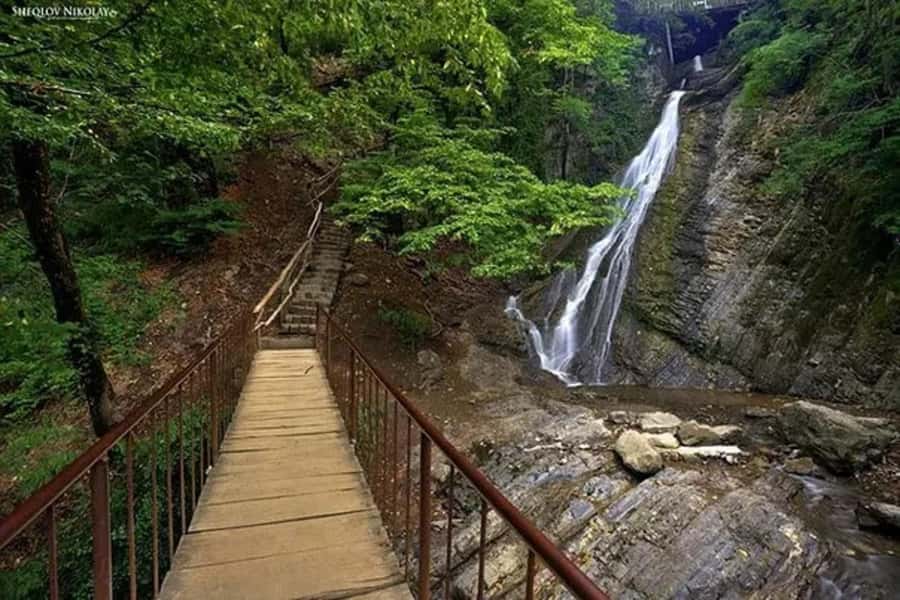 Baku: Guided Day Trip to Gabala with Hotel Pickup & Drop-off - Guides, languages, and group size
