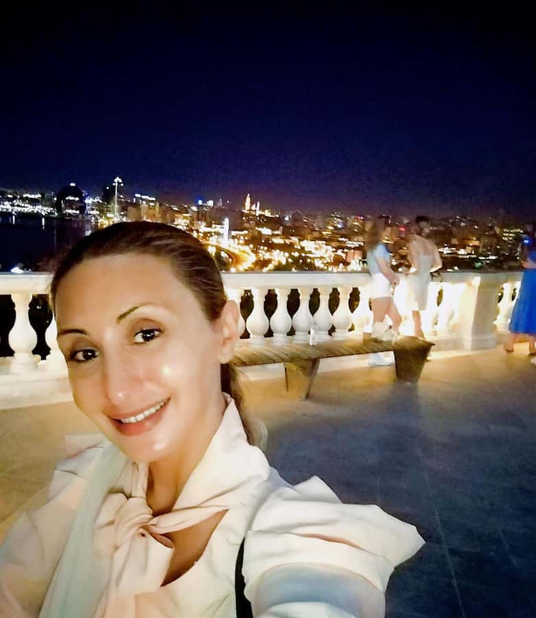Baku: Light-Up Baku Walking Evening Tour - What the private format adds