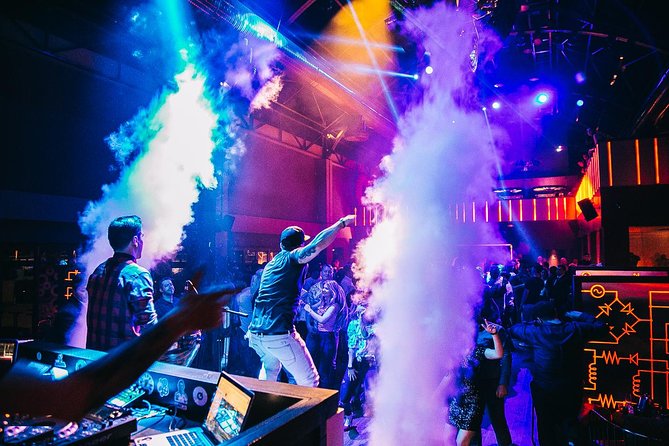 Baku Night Life Experience (All inclusive) - A simple way to meet Baku after dark