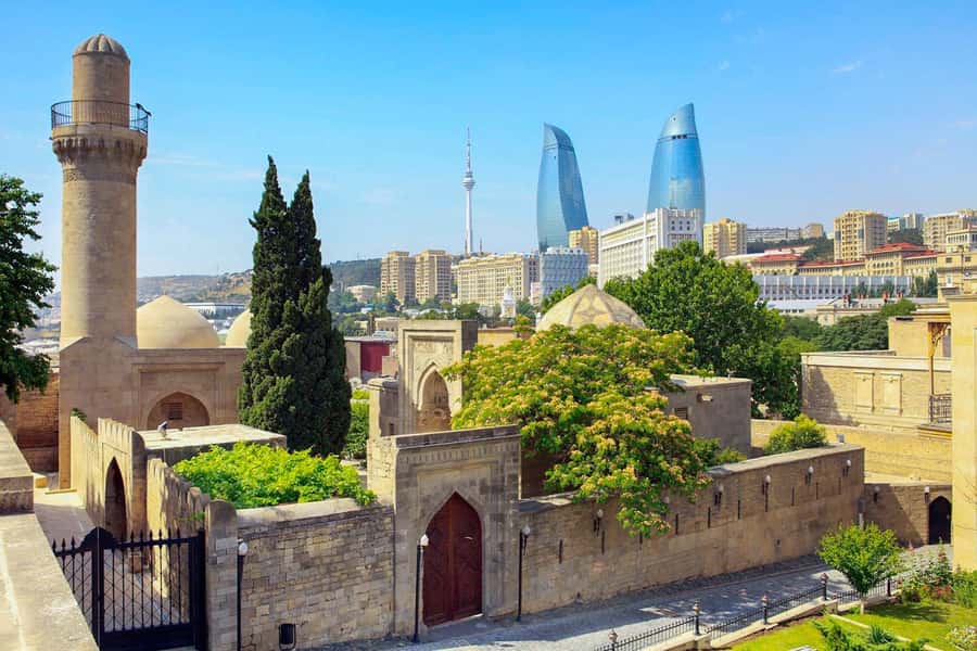 Baku: Old City Guided Walking Tour - Starting at Gosha Gala Gapysy