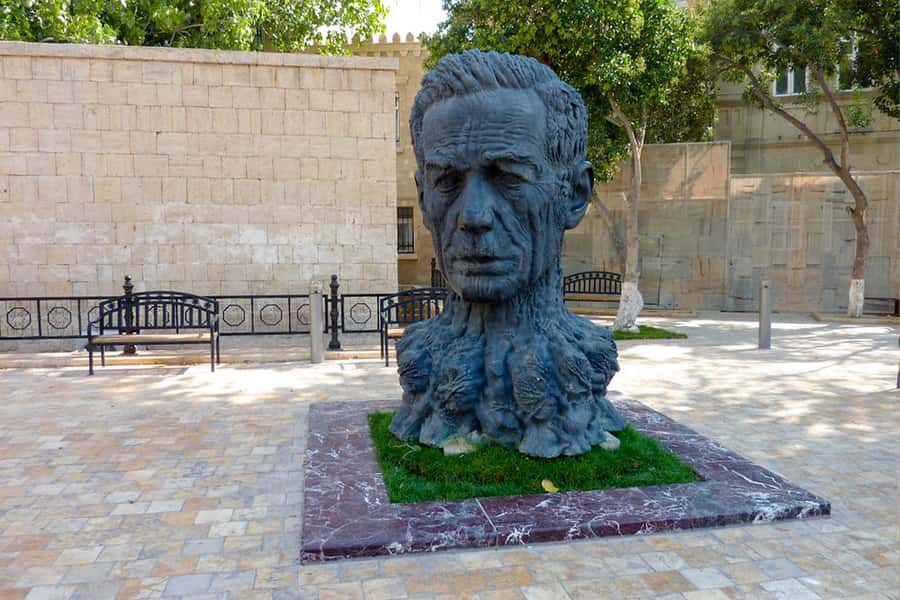 Baku: Old City Guided Walking Tour - Juma Mosque and the 1437 minaret