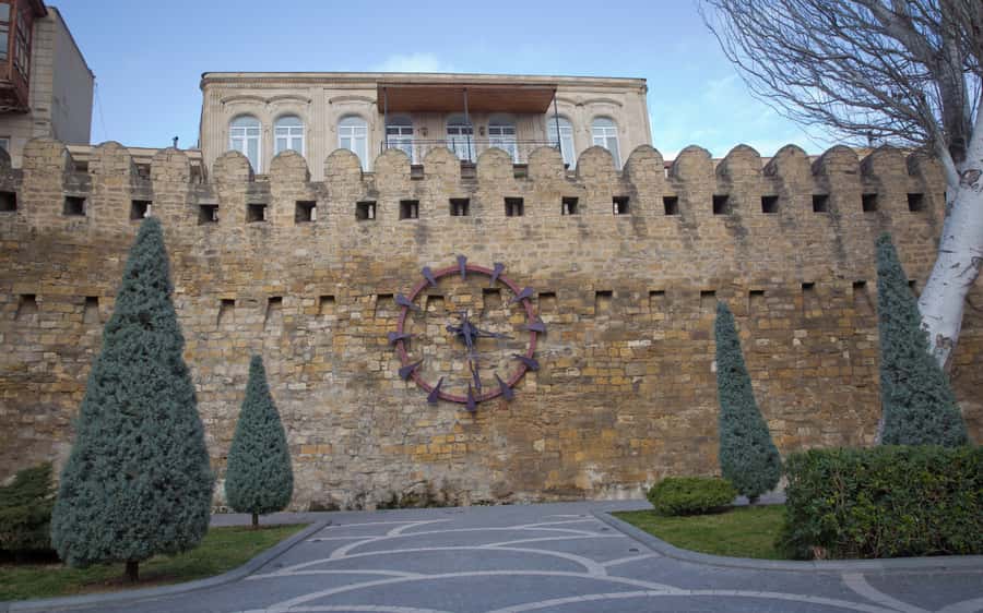 Baku Old City Tour by Heritage Travel - Guides, languages, and the value of local explanation