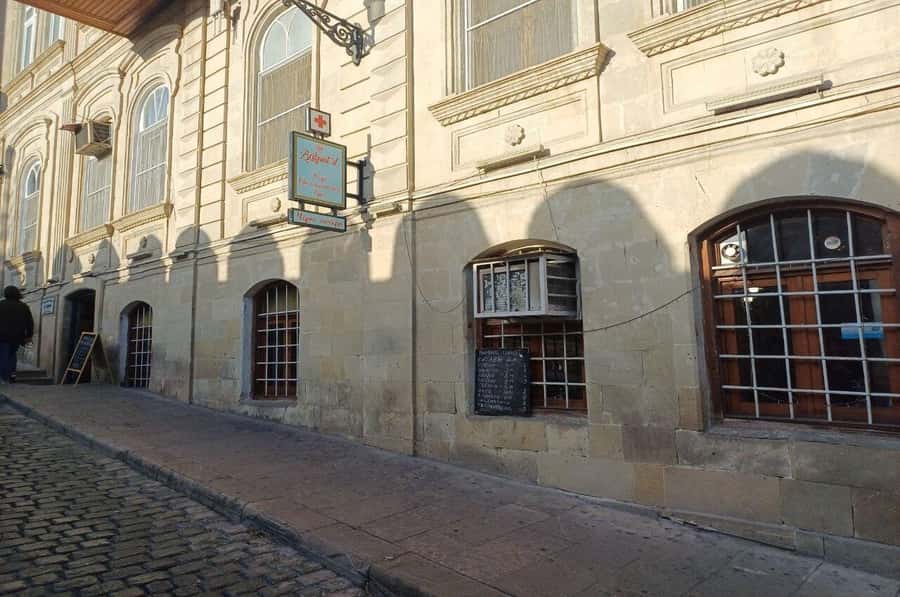 Baku Old City Tour by Heritage Travel - Shirvanshahs Palace needs a careful expectation check