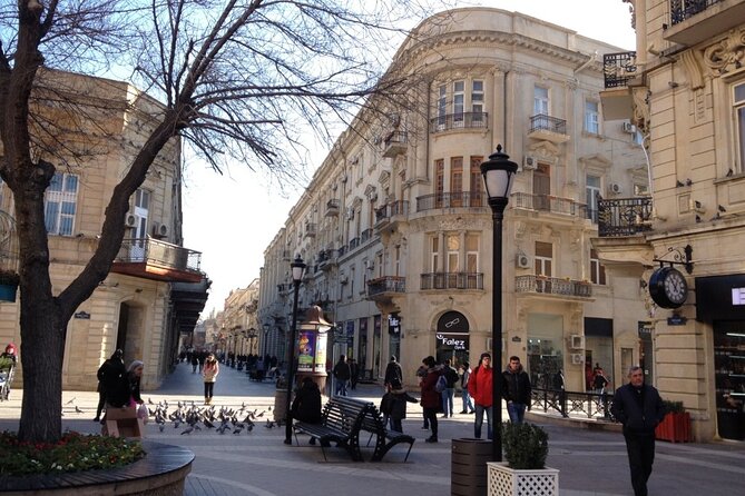 Baku Soviet Architecutre Gudied Walking Tour - Government House and the scale of Soviet Baku
