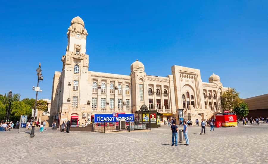 Baku Street Food Tour - What the guide adds beyond a meal