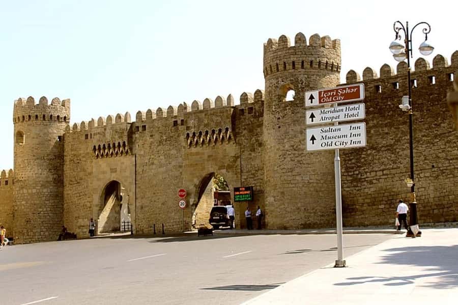 Baku: The Best 5 Sightseeing Spots Gobustan + Old City Tour - Transport and Group Style