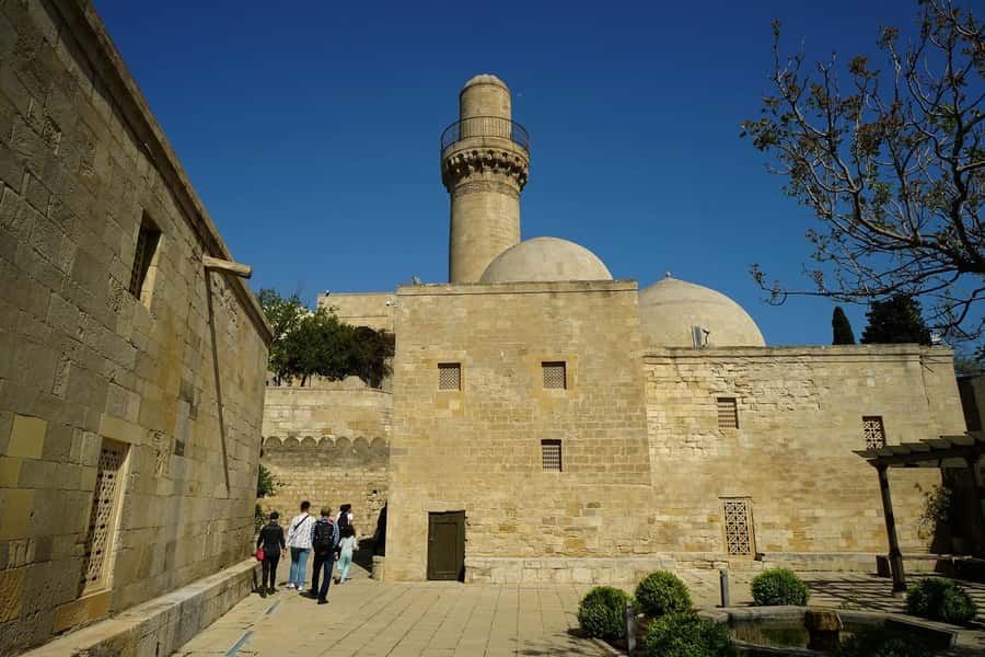 Become a Baku resident in a day - Bibi-Heybat Mosque and Baku’s oil story