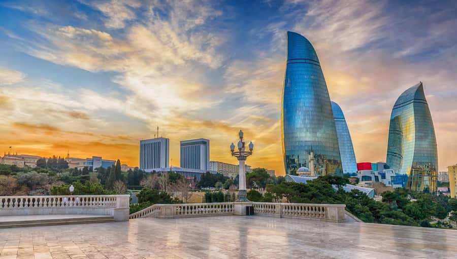 Best of Baku: 4-Hour City Tour Historic and Modern Landmarks - Why this four-hour route works in Baku