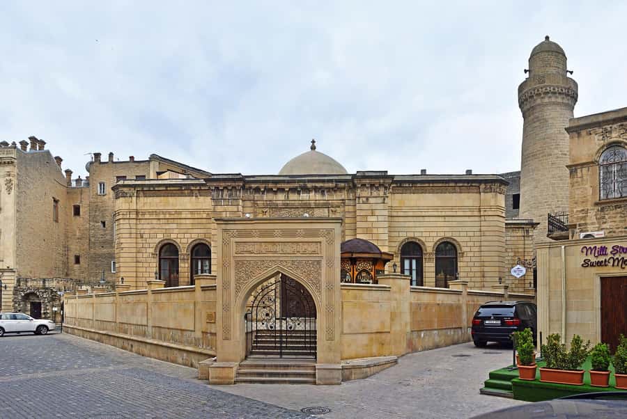 Best of Baku: 4-Hour City Tour Historic and Modern Landmarks - The funicular, Blue Mosque, and Carpet Museum