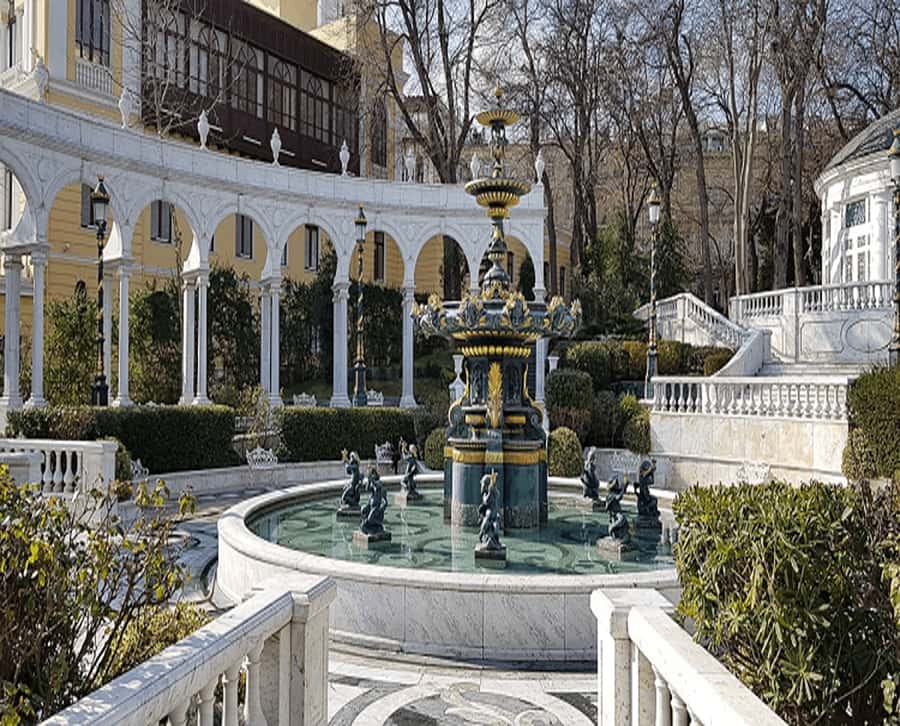 City Highlights Bike Tour - Finish at Filarmoniya Garden