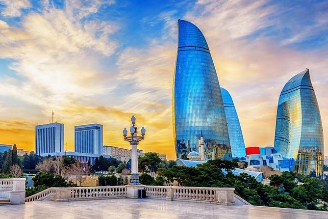 City Tour in Baku - A short look at Baku Boulevard