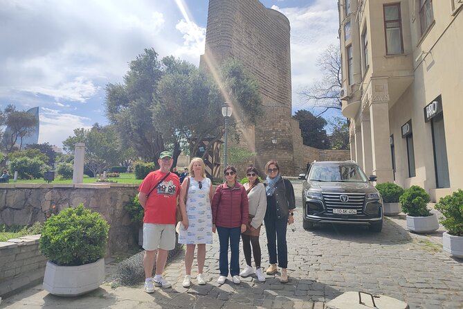Coolest Baku Walking Tour - Miniature books and the Aliagha Vahid monument