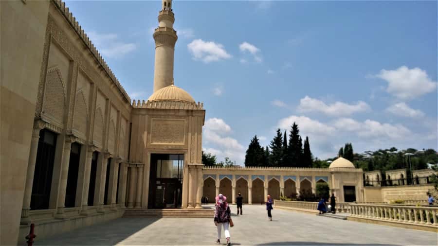 From Baku: Gabala Cable Car, Nohur Lake & Juma Mosque Trip - Nohur Lake, paddle boats, and the lunch pause