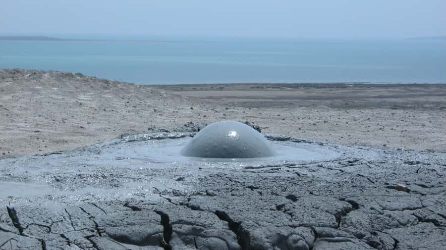 From Baku: Gobustan, Mud Volcanoes & Mosque Private Tour - Should you book it?