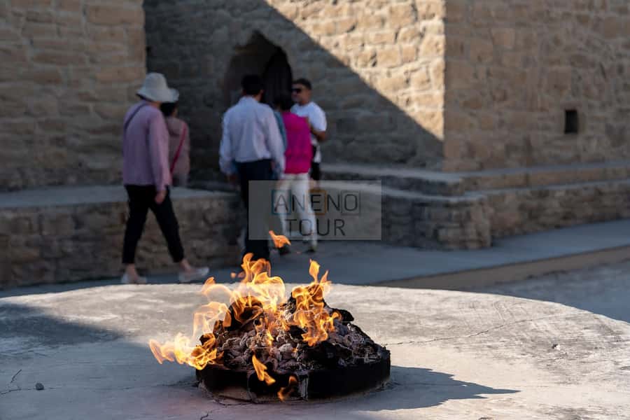 From Bakü: Sightseeing - Ateshgah - Yanardag - Gobustan - What the $116 price includes, and what it does not