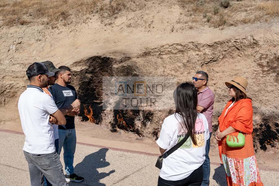 From Bakü: Sightseeing - Ateshgah - Yanardag - Gobustan - Ateshgah Fire Temple and the central altar