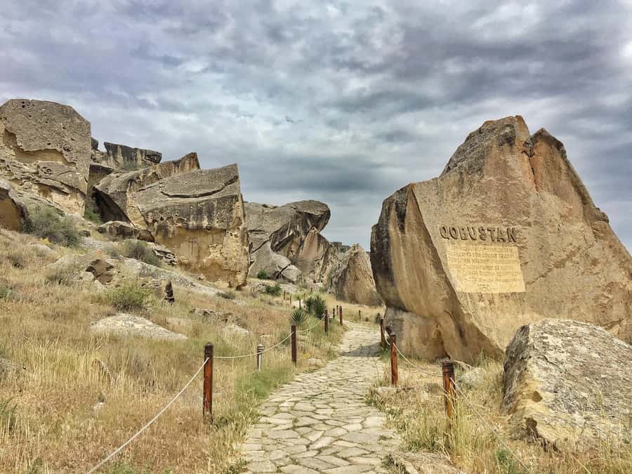 From Baku: Yanar Dag, Gobustan and Absheron Day Trip - The mud volcanoes and the 30 AZN vehicle charge