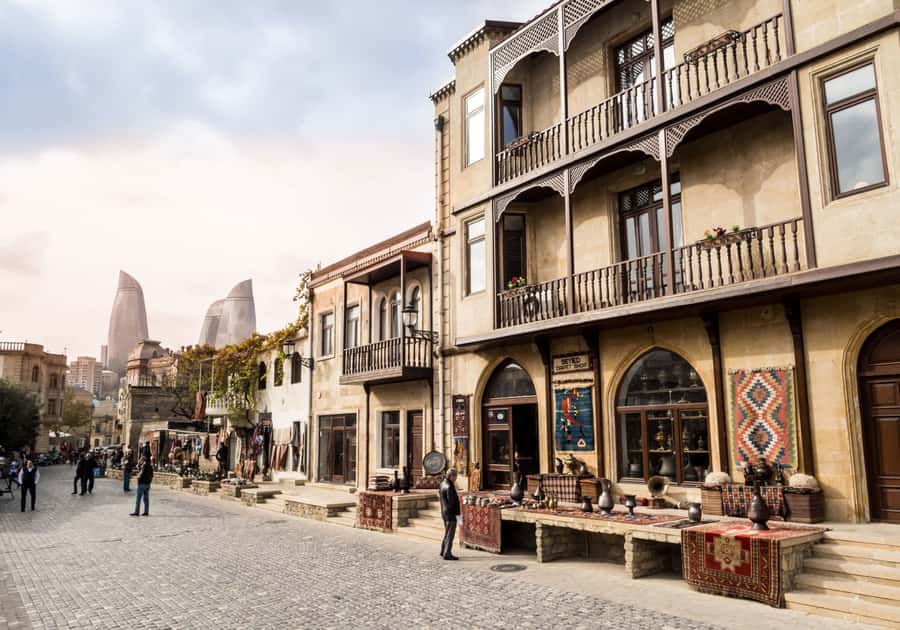Full-Day City Tour of Baku with Azerbaijani Lunch - Icherisheher: Baku’s medieval center in two hours