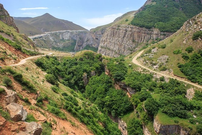 Full-Day Private Tour of Guba and Khinalig - The climb to ancient Khinalig