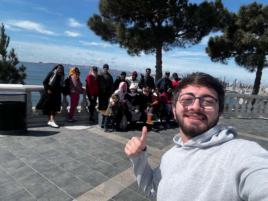 Learn with LOCAL - A gentle introduction to Baku with a local voice