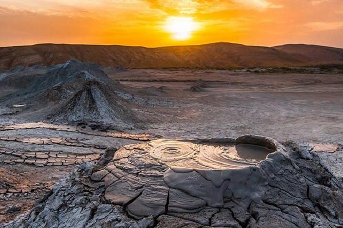 Mud Volcanoes & Gobustan Private Tour - How the private vehicle changes the experience