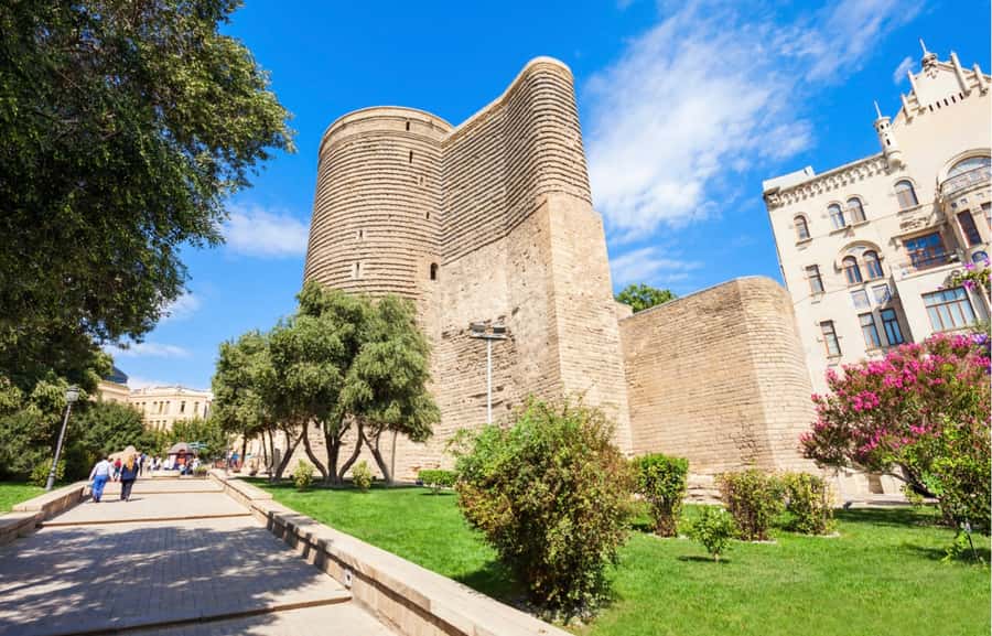 Old and Modern Baku City Tour - Guide quality can shape the whole afternoon