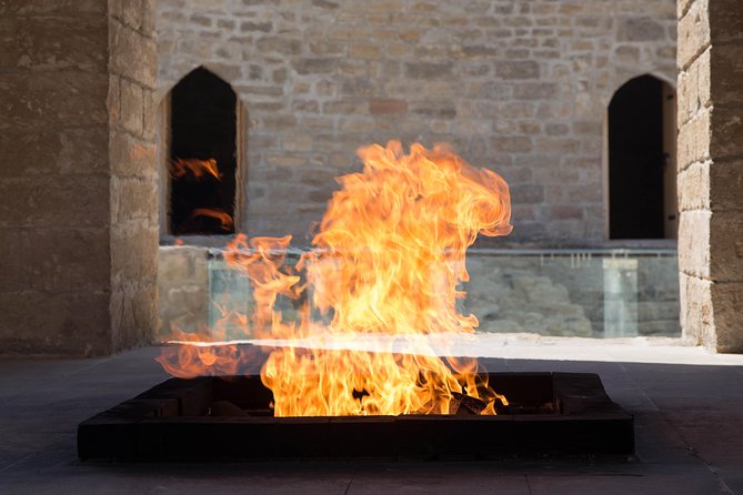 Private Ateshgah & Yanardag Tour - Yanardag: the fire is real, but the hill is modest
