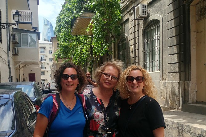 The Best Baku City Tour - Palaces, philanthropy, and the oil boom